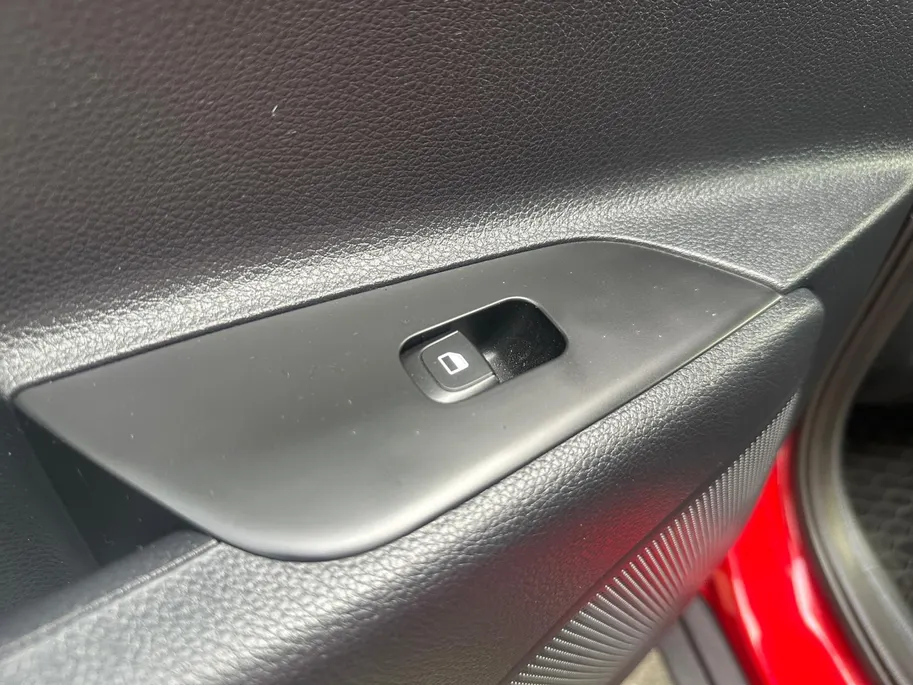 Kia Stonic 1.0 T-GDi MHEV DynamicPlusLine 100 PK | Dealer onderhouden | Trekhaak | All seasonbanden | Fabrieksgarantie t/m 4-4-2030 + 3x 1 jaar* | NAP