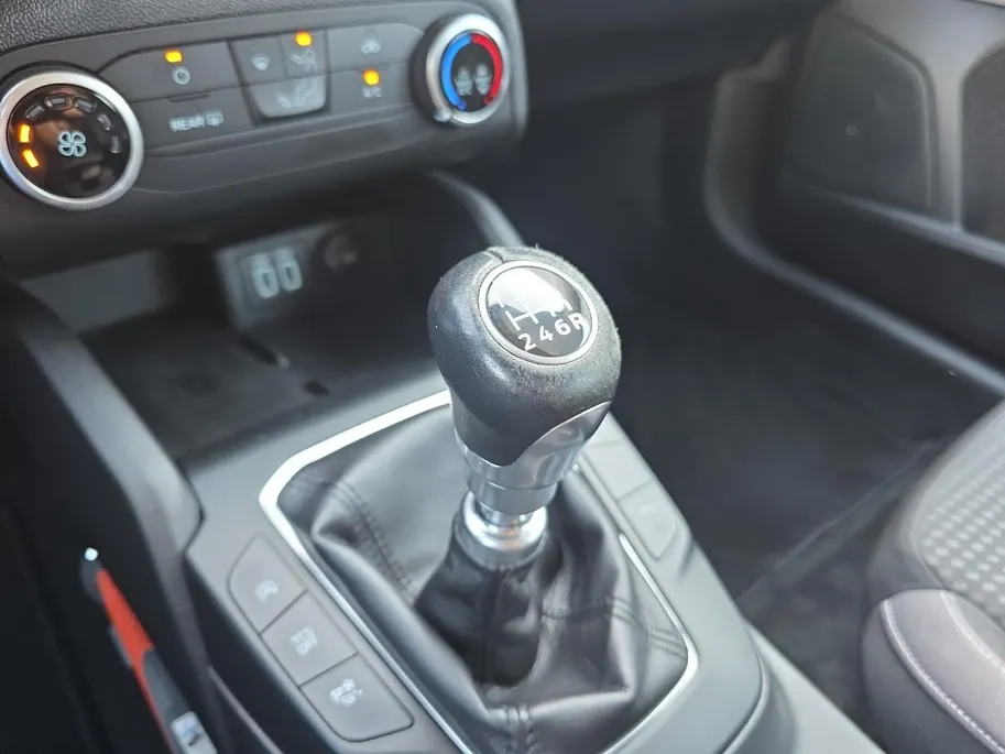 Ford Focus Wagon 1.0 EcoBoost Trend Edition Business | Achteruitrijcamera | Cruise Control | Apple Carplay/Android Auto | Draadloze Telefoonlader |