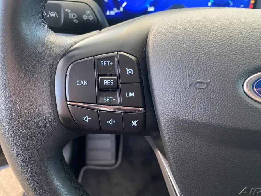 Ford Focus Wagon 1.0 EcoBoost Hybrid Titanium X | Dealeronderhouden | Stoel- stuur en voorruitverwarming | Navigatie
