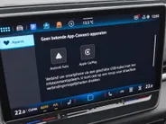 Volkswagen T-Roc 1.5eTsi/150PK R-Line · Trekhaak · Camera · Navigatie · Apple/Android Car Play · Keyless · Stoelverwarming · Garantie t/m 23-03-2028