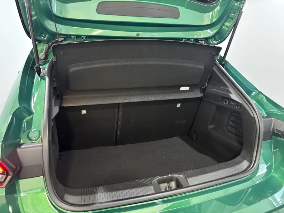 Renault Clio 160PK Full Hybrid Techno Automaat | Lichtmetalen Velgen Hoogglans Zwart | Adaptive Cruise Control | Google Built-in | Camera | Apple CarPlay/Android Auto | Full LED | Armsteun | Licht & Regen Sensor |