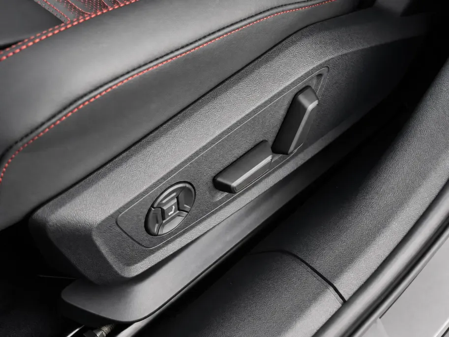 Audi RS5 Limousine e-hybrid 639 PK · RS sportuitlaat · Topsnelheid 270 km/h · Head-up display · Panoramadak