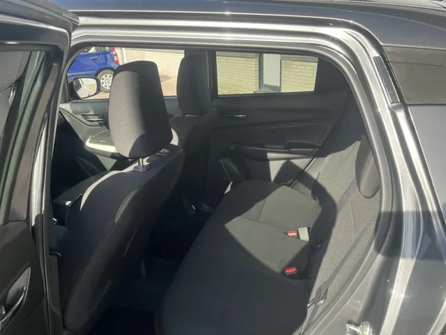 Suzuki Swift 1.0 Stijl Smart Hybrid 1e eigenaar| Dealer onderhouden| Meest Luxe uitvoering| Fabrieksgarantie tot 2028