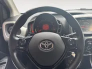Toyota Aygo 1.0 VVT-i x-play | Airco | Achteruitrijcamera | Apple carplay / Android auto |