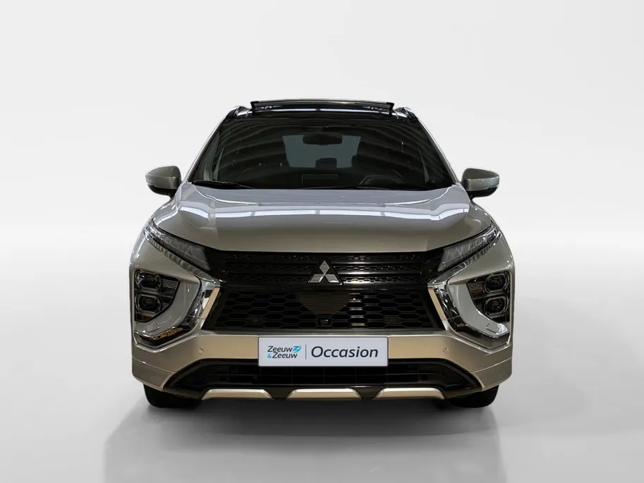 Mitsubishi Eclipse Cross 2.4 PHEV Instyle | Schuif-/ kanteldak | Achteruitrijcamera | Parkeersensoren voor & achter | Stoelverwarming | Navigatie | Trekhaak | BOVAG GARANTIE |