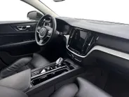 Volvo V60 2.0 B4 Core | Achteruitrijcamera | Elektr. Achterklep | Lederen bekleding | Geheugen stoelen | Dodehoek detectie | 12 maanden garantie! |