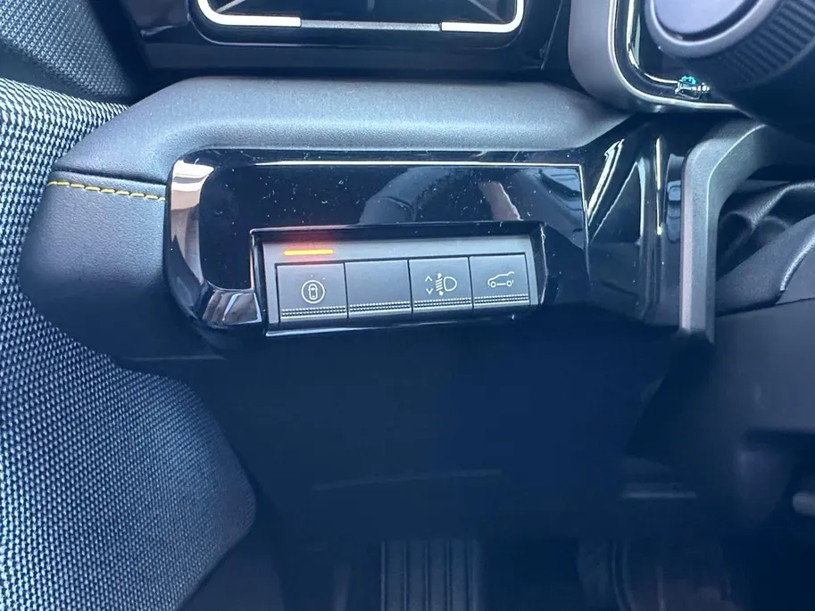 Renault 4 comfort range iconic 52 kWh | Stuur- & Stoelverwarming | Sfeerverlichting | Apple Carplay & Android Auto | Harman & Kardon Audio | Camera | Navigatie | Parkeersensoren | Rijdende Demo | Beschikbaar vanaf November 2026