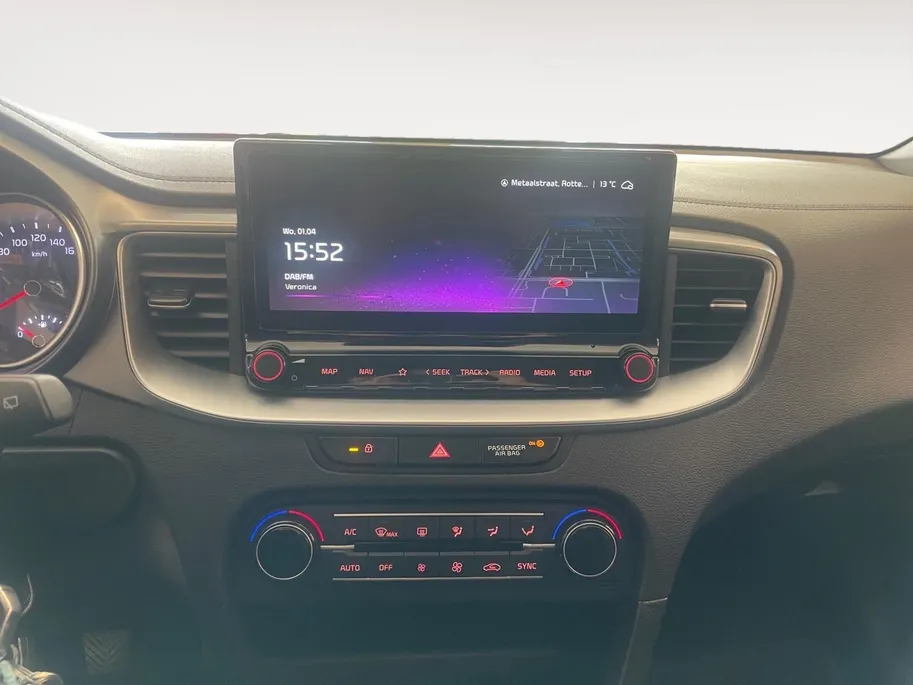 Kia Ceed Sportswagon 1.5 T-GDi DynamicLine | Cruise Control | Climate Control | Camera | Navigatie | LM Velgen | Trekhaak |