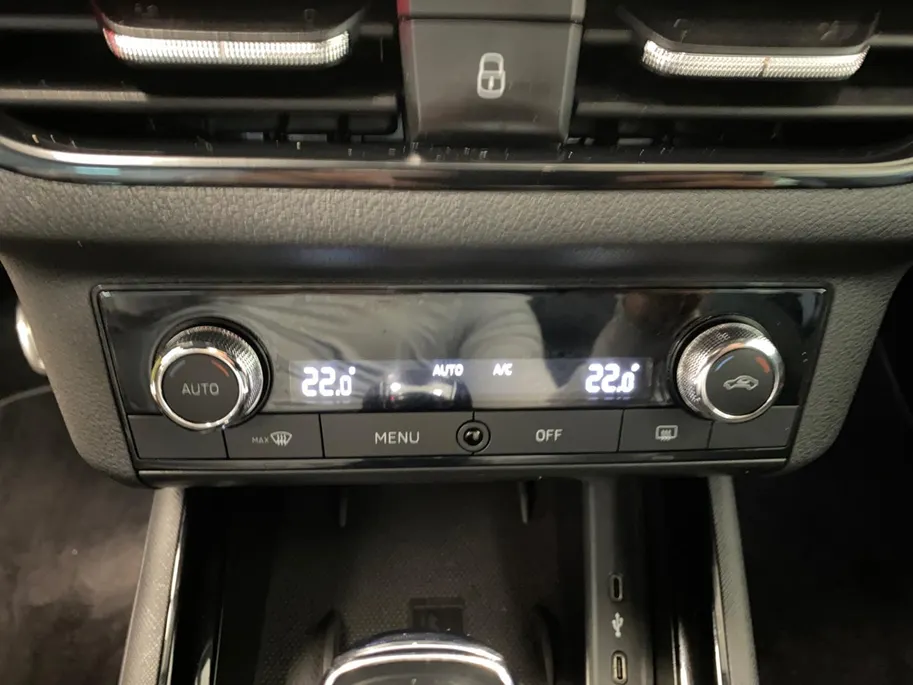 Škoda Kamiq 1.0 TSI Sport Business | AUTOMAAT | TREKHAAK |