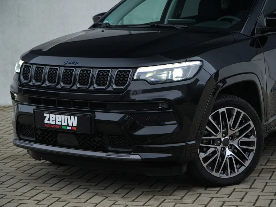 Jeep Compass 4xe 240 PK Hybrid Summit | Leder | Winter | Navi | Premium | 19'