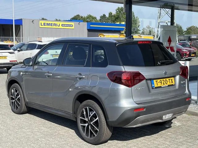 Suzuki Vitara 1.4 B.jet Select Smart Hybrid Bi-Tone | Blindspot | Stoelverwarm