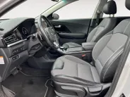 Kia e-Niro DynamicPlusLine 64 kWh | Elektrisch schuifdak | Keyless entry | Stoelverwarming
