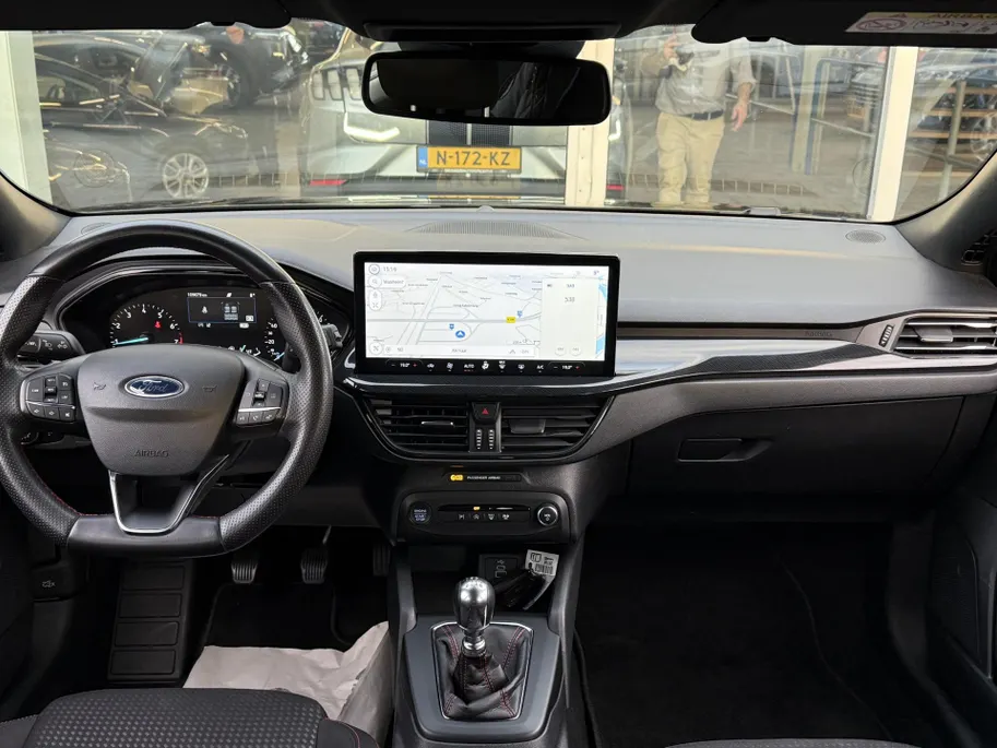 Ford Focus Wagon 1.0 EcoBoost Hybrid ST Line