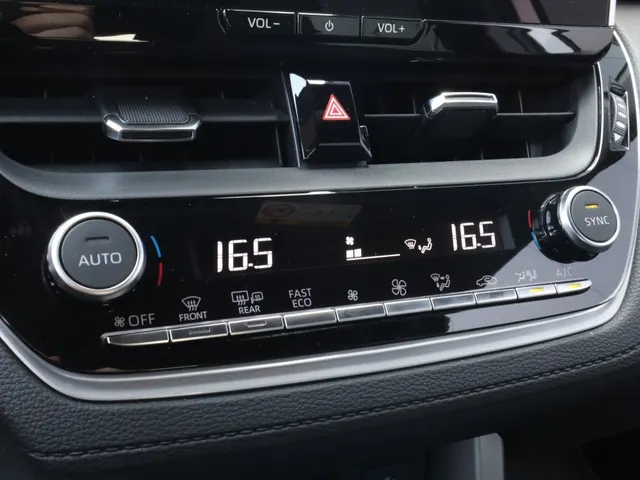 Toyota Corolla Cross Hybrid 140 Dynamic | Stoel/Stuur verwarm | All Season | Elek. kofferbakklep VERKOCHT