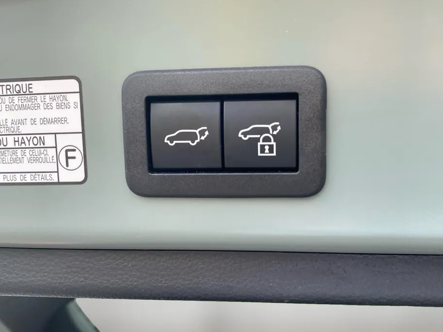 Toyota Corolla Cross Hybrid 140 Style Stoel-/stuurverwarming | CarPlay | Elektr. kofferklep | Camera | NL Auto | etc.