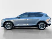 Voyah Free Flagship Edition 4WD 106 kWh |Full Option|500 km rijbereik|Luchtvering|Stoelkoeling, -verwarming en -massage|Uit voorraad leverbaar|Blackline exterieur & interieur|