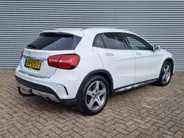 Mercedes-Benz GLA 180 Business Solution AMG AUTOMAAT | Trekhaak | Schuif/kanteldak | Navigatie | Camera | AMG-styling | Climate | Sensoren | Apple Carplay/Android Auto | Cruise | Stoelverwarming