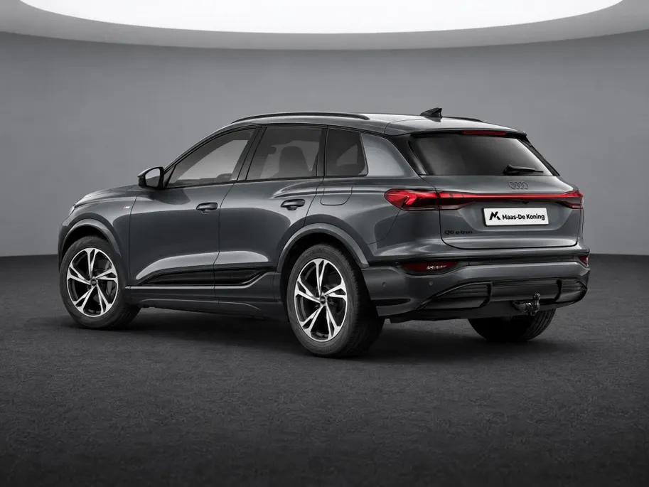 Audi Q6 e-tron S edition 83 kWh 252 PK · Trekhaak elek. wegklapbaar · Exterieurpakket zwart · Tech plus
