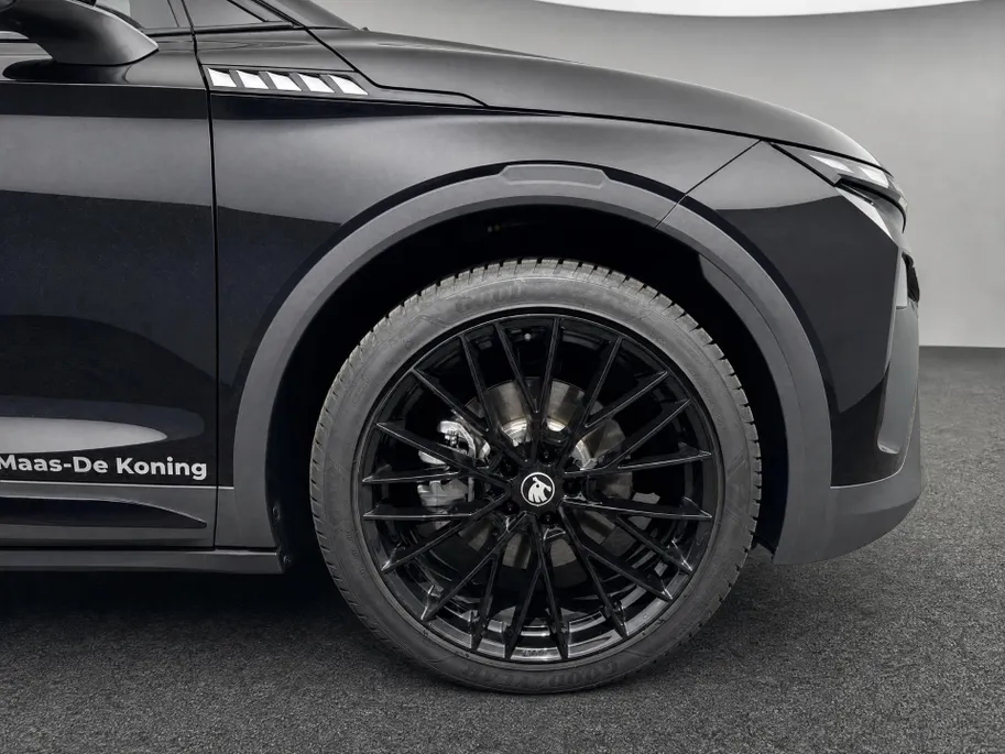Škoda Elroq Sportline 60 | Trekhaak wegklapbaar | Business upgrade Plus | Black Pack | 21 inch lichtmetaal + All-Season banden