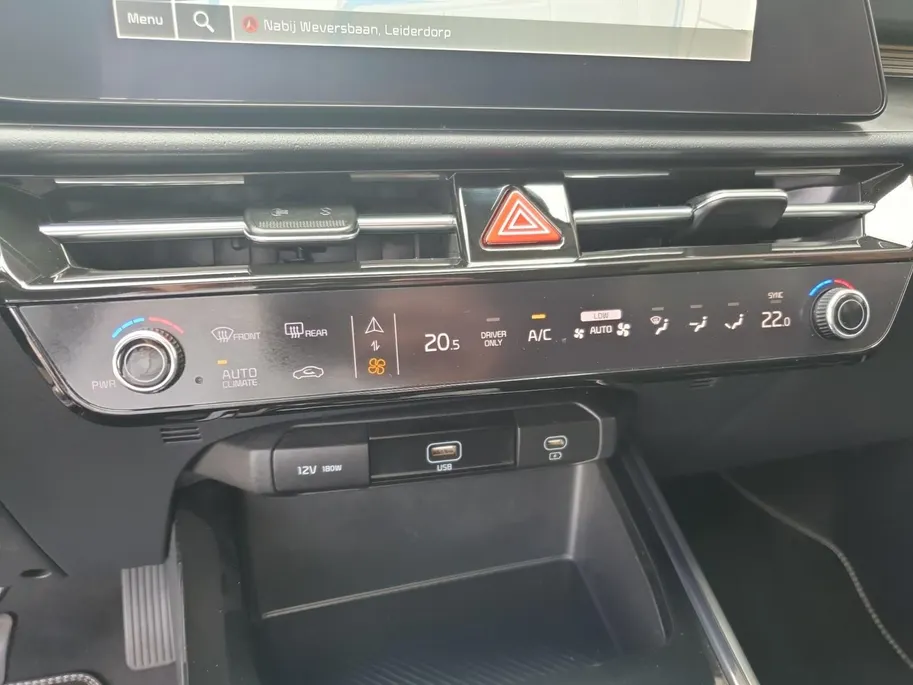 Kia Niro 1.6 GDi Hybrid DynamicPlusLine | Schuifdak | Stoel en stuurverwarming | Dodehoekdetectie | Head-up Display | Camera | verbruik 1 op 20!