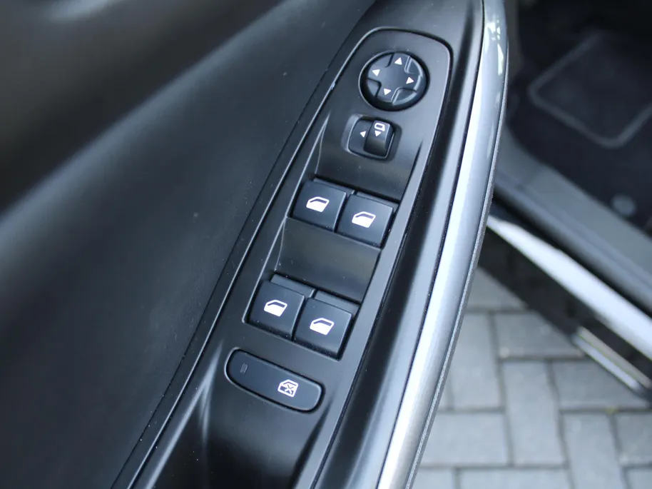 Opel Grandland X 1.2 Turbo Business Elegance | Camera | Telefoonlader | Clima  | Dodehoek detectie | Cruise | Navi | LED | 17” LM | Half stof/leer |