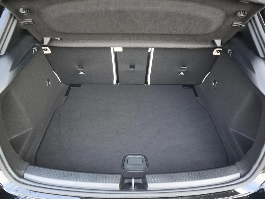 Mercedes-Benz A-Klasse 180 Star Edition Luxury Line l Keyless l Panoramadak l Stoelverwarming