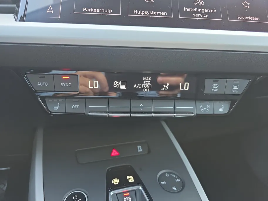 Audi Q4 e-tron 35 Launch edition Advanced 55 kWh | 1e Eigenaar | Dealer onderhouden | Android Auto/ Apple Carplay | Adaptieve Cruise Control | Dodehoekdetectie | Navigatie pack | 20'' velgen | 12 maanden garantie