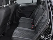 Volkswagen Tiguan 1.4 TSI eHybrid R-Line Business+ · Panoramadak · Trekhaak · 360°Camera · Apple/Android Car Play