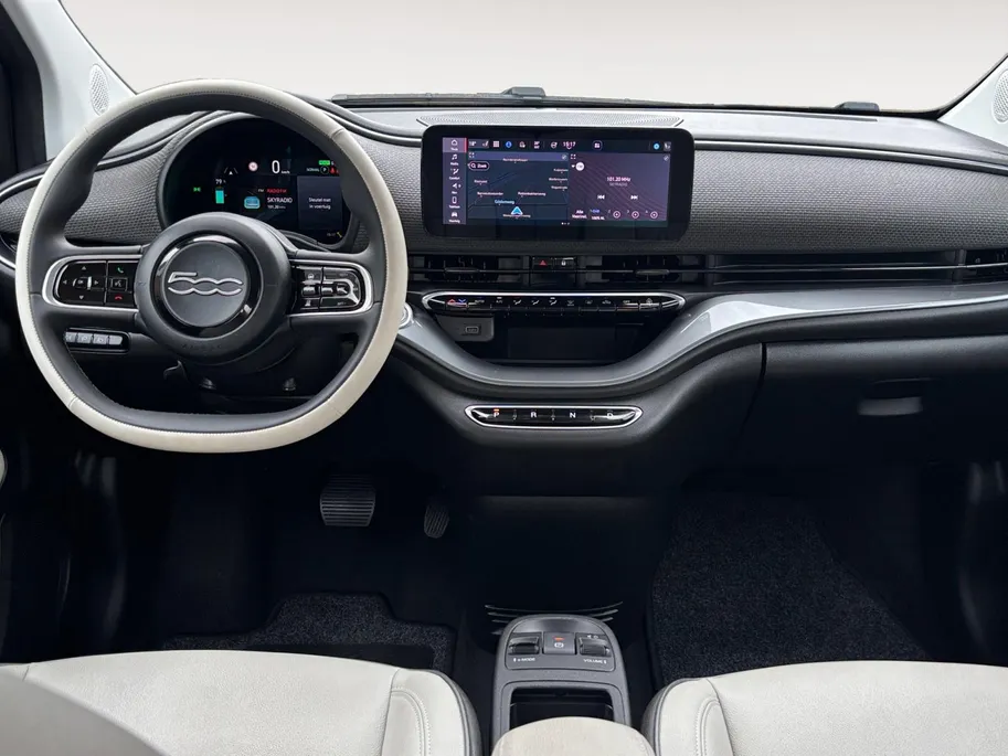 Fiat 500 La Prima 42 kWh | Adapt. Cruise Control | Apple Carplay/Android Auto | Climate Control | Achteruitrijcamera | Parkeersensoren rondom | 12 maanden garantie!