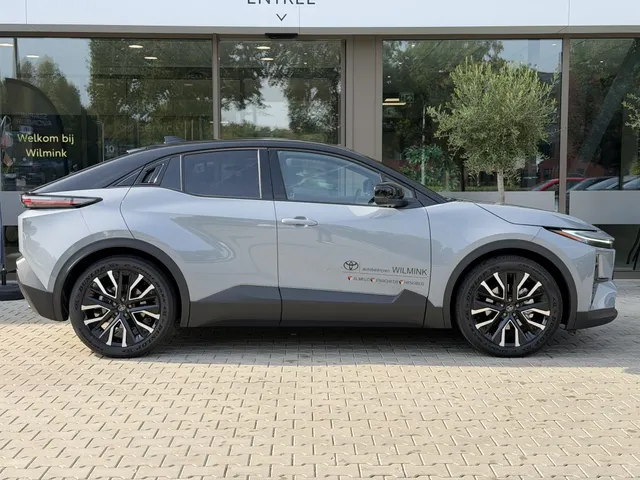 Toyota C-HR+ First Edition 77 kWh | Bi-Tone | 20'| Stoel&Stuurverw | Camera