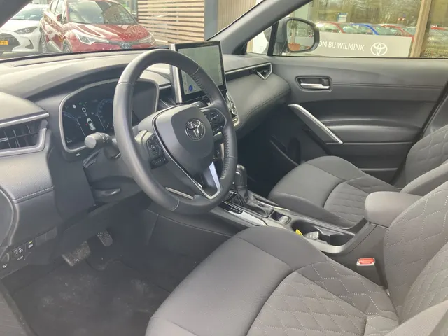 Toyota Corolla Cross 2.0 HP Hybride | Stoel/Stuurverw | Trekhaak | Elek Achterklep