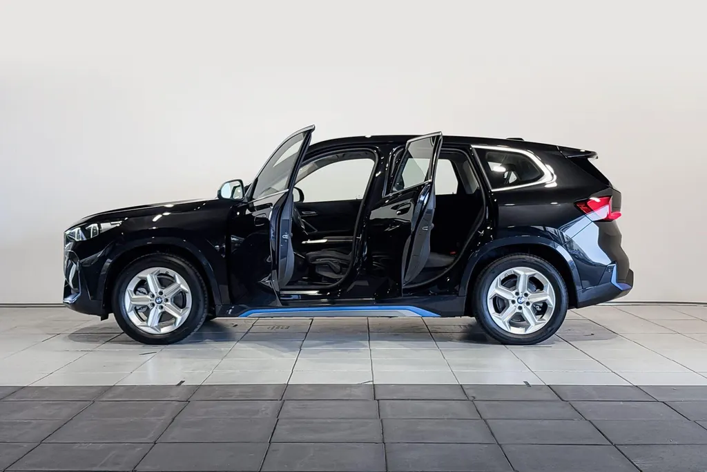 BMW iX1 xDrive30 Launch Edition