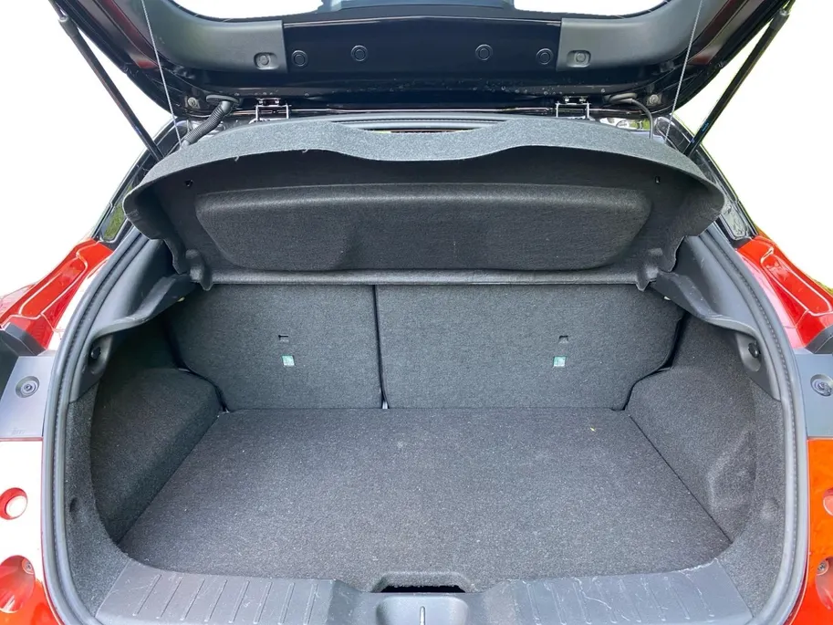 Nissan Juke 1.6 Hybrid N-Design Climate control | Navigatie | Parkeercamera | Stoel en stuurverwarming | 19 inch LM velgen | Cruise control | Keyless | Rijstrookdetectie |
