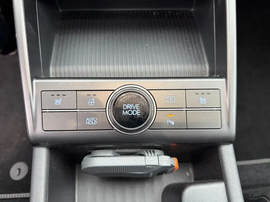 Hyundai Kona 1.6 GDI HEV Comfort Smart 19'' velgen Incl. resterend fabrieksgarantie! Zeer mooie uitvoering! ALS NIEUW!!