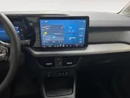 Ford E-Transit Courier Limited 44 kWh 136 pk | DEMO | Adaptive cruise control | Achteruitrij camera | Verdiepte tussenwand | Trekhaak | Navigatie | Direct leverbaar!