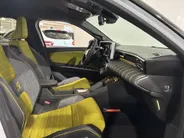 Renault 5 Comfort Range Iconic Cinq 52 kWh Automaat | DEMO | Harman Kardon Audio | Camera | Blind Spot Warning | Adaptive Cruise Control | Climate Control | Apple CarPlay/Android Auto | Digital Cockpit |