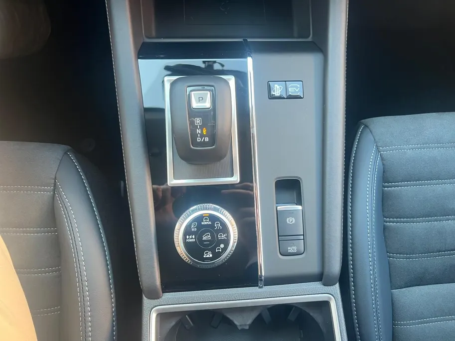 Mitsubishi Outlander 2.4 PHEV Limited Edition Zeer Complete uitvoering| 8 jaar garantie| Snel leverbaar | Totaalprijs op is op.