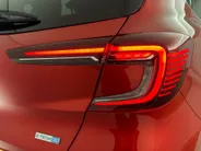 Renault Captur 1.6 E-Tech PHEV 160 Intens | Groot Scherm + Navigatie | Parkeercamera | Cruise Control