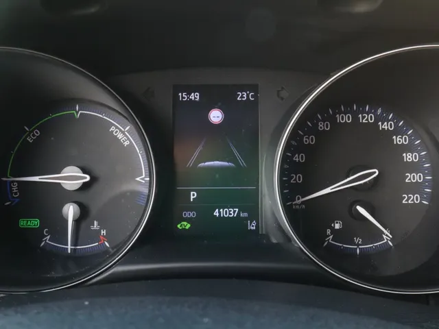 Toyota C-HR 1.8 Hybrid Style Bi-tone | Stuur en stoelverwarming | Blindspot | Trekhaak