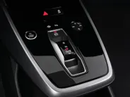 Audi Q4 e-tron 40 82 kWh 150kW/204PK · Leder · Stoelverwarming · Parkeersensoren · Garantie t/m 30-03-2026 of 90000km.