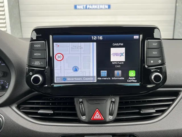 Hyundai i30 Wagon 1.4 T-GDI Premium | Apple Carplay & Android Auto | Climate Control | Lichtmetalen Velgen | Cruise Control