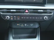 Kia Niro 1.6 GDi Hybrid DynamicPlusLine | Stuur-/stoelverwarming | Schuifdak | Elek. stoelverstelling + achterklep | Dodehoekdetectie | Camera | Telefoonlader | HK audio | LED |