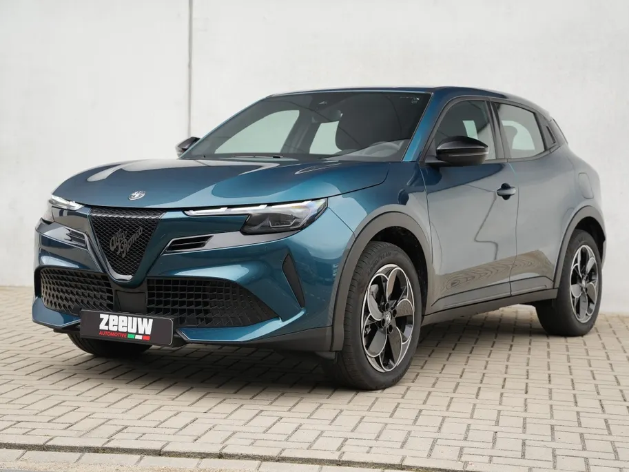Alfa Romeo Junior Elettrica 54 kWh | Carplay | Clima | Cruise | LED | 18'