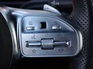 Mercedes-Benz CLA 250 e Premium Plus l Carplay l Privacy glass l Stoelverwarming