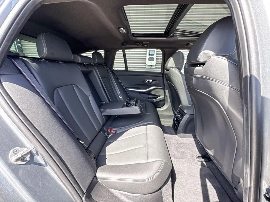 BMW 3 Serie Touring 330e