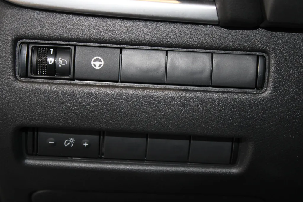 Nissan QASHQAI 1.5 e-Power Business Design | Navigatie| camera 360vieuw| Apple Carplay & Android auto | Pdc voor en achter | Two-tone lak | LM wielen | Pro-pilot | Climate controle | Inklapbare buitenspiegels | I-key |