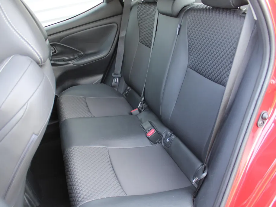 Mazda 2 Hybrid 1.5 Agile | Comfort pakket | CarPlay | Camera | Stuur-/stoelverwarming | Cruise adapt. | 15' LM |