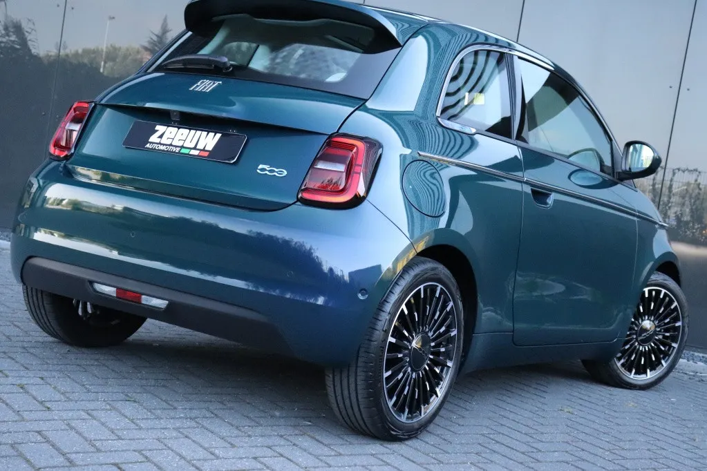 Fiat 500e La Prima by Bocelli 42 kWh | JBL | Winter | Camera | 17′