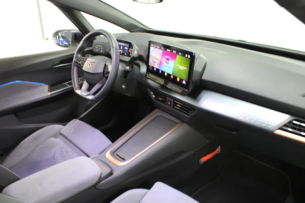 CUPRA Born Copper Edition One 62 kWh SOH 91,64% / Massage stoelen / 20'' LMV / Pano. / HUD. /
