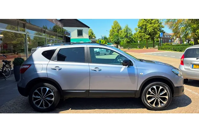 Nissan QASHQAI 2.0 140PK Connect Edition Navi - 360° Camera - Trekhaak 1400KG